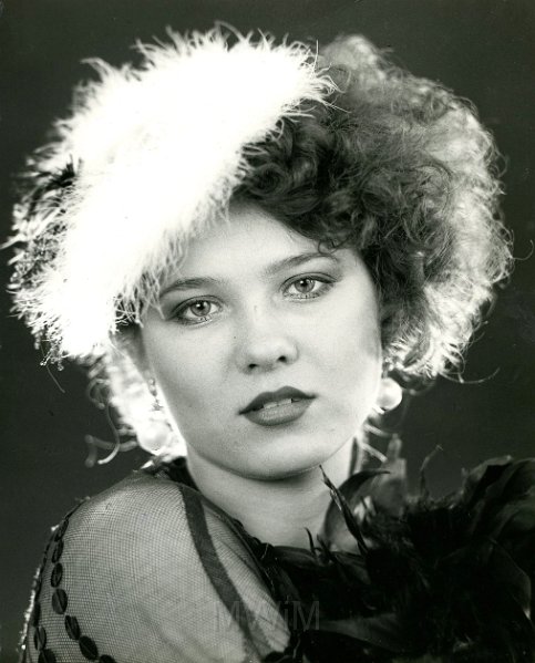 KKE 4571.jpg - Portret. Małgorzata Kurmin w teatrze muzycznym, Gdynia, lata 80-te XX wieku.